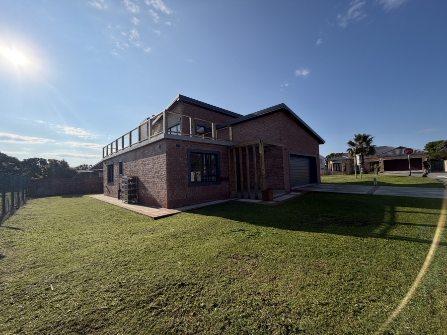 4 Bedroom Property for Sale in Aston Bay Eastern Cape